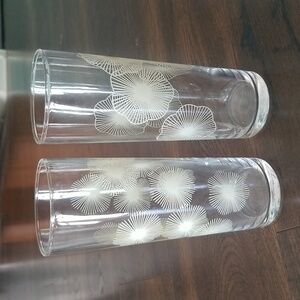 Set of 2 vintage starburst glasses